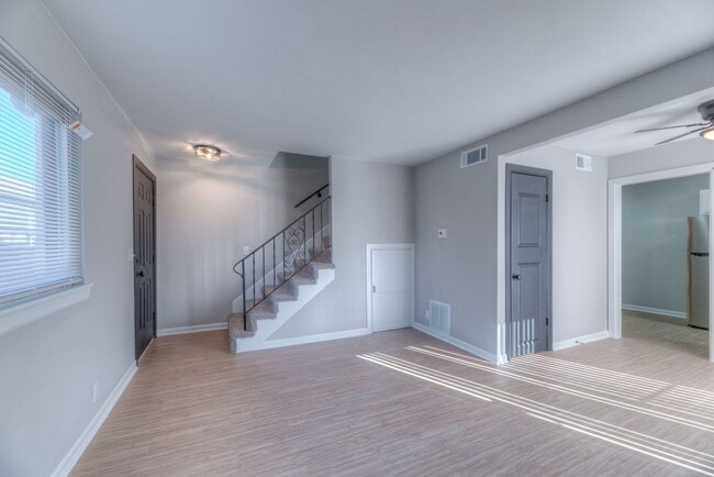 Building Photo - This 1BD/1BA is your home today!
