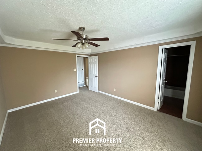 Building Photo - Charming 3BR/2BA Near Germantown | Fireplace & Bay Window Dining