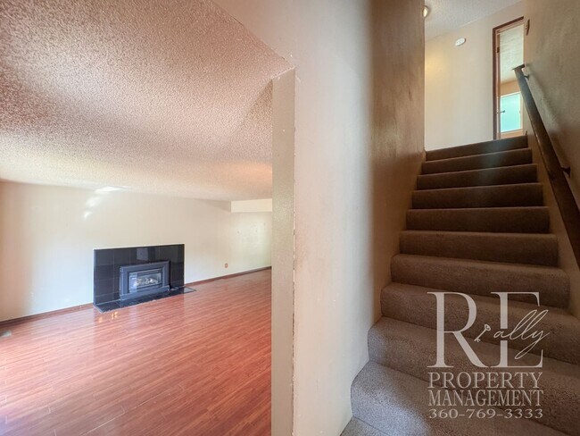 Building Photo - 7880 Oxbow Ave