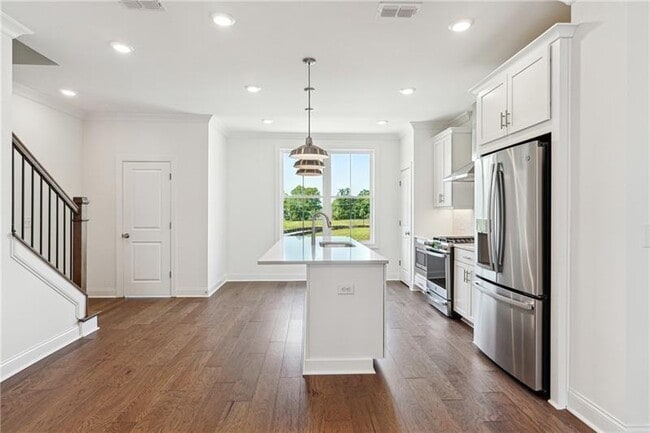 Building Photo - 504 Healy Dr