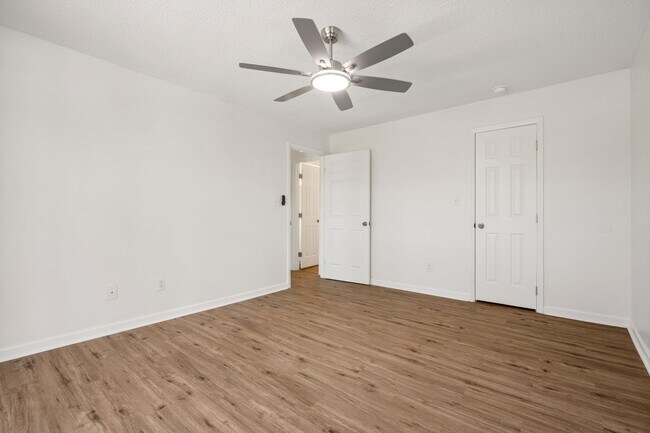 Building Photo - 600 Audubon Lake Dr