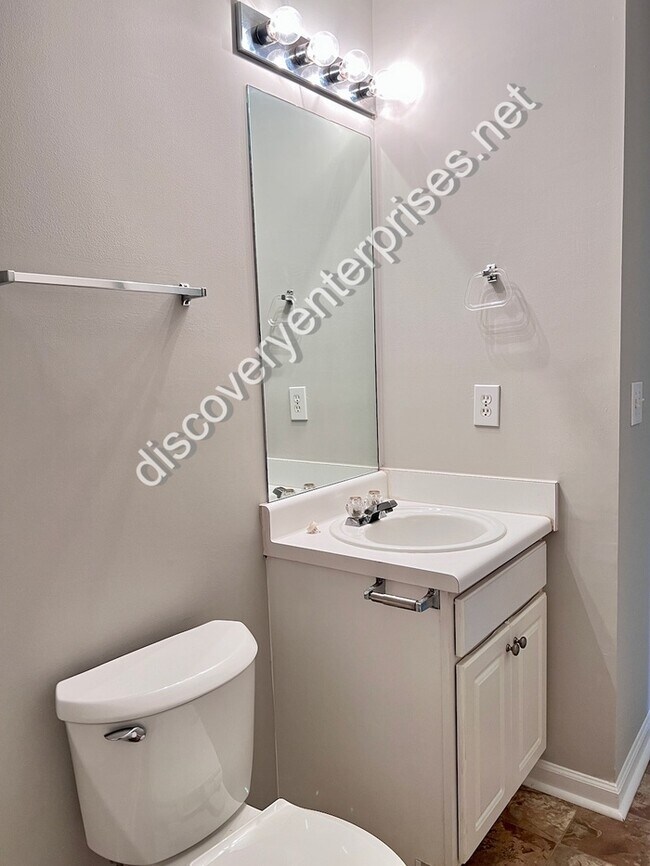 Building Photo - 1561 Norman Crossing