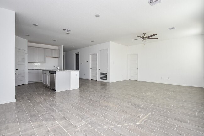 Building Photo - 5715 Aurora Grns Ln
