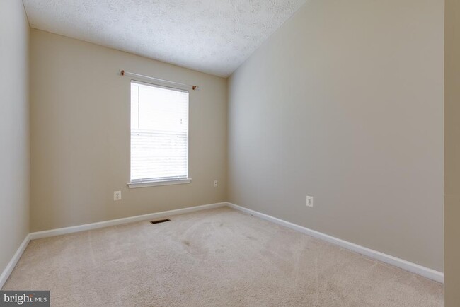 Building Photo - 3274 Halcyon Ct
