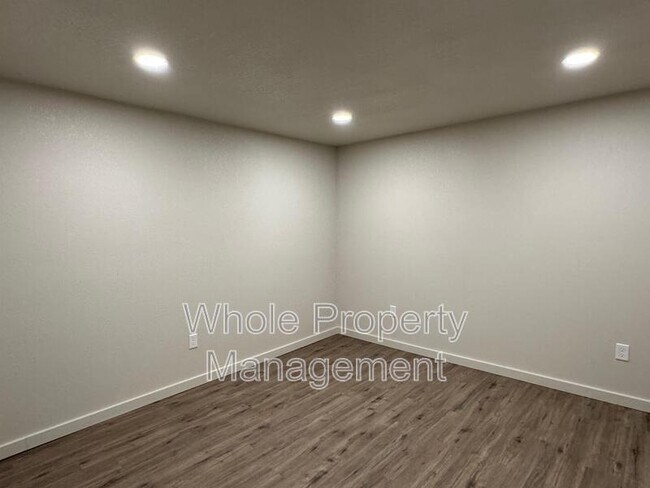 Building Photo - 5008 Alcott St