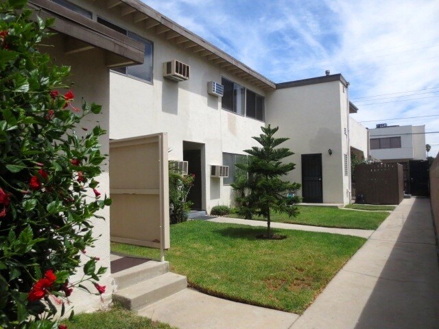 Building Photo - 8356 Amigo Ave