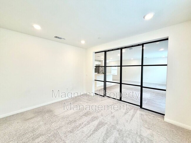 Building Photo - 28441 Dusky Willow Dr