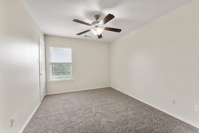Building Photo - 17815 Misty Pond Ct