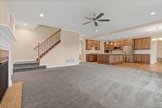 Building Photo - 1618 Ravine Trl