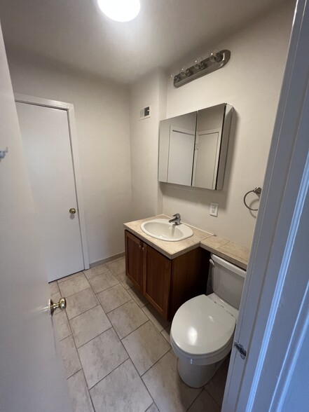 Second Floor Bathroom - 2045 Waverly St