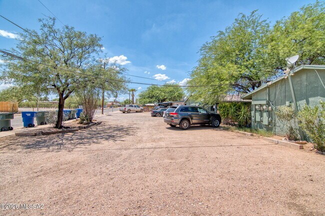 Building Photo - 5657 E 28th St