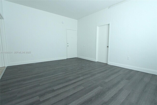 Building Photo - 1115 Euclid Ave