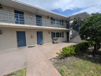 Building Photo - 817 Lighthouse Dr