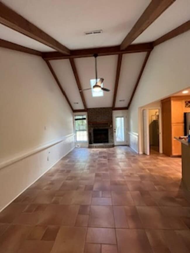 Building Photo - Fantastic Home - James Island