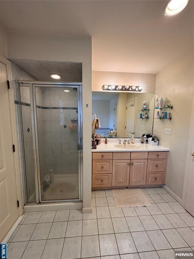 Building Photo - 87 Trotters Ln