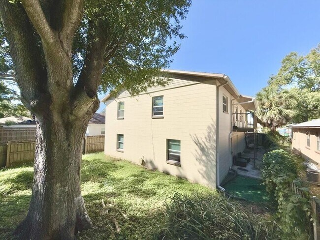Building Photo - 6420 S Adelia Ave