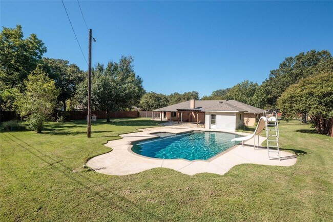 Building Photo - 624 Cimarron Trail