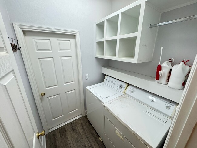 Building Photo - Spacious 4-bedroom, 3-bath POOL home in Cypress Springs! Pool Service INCLUDED!