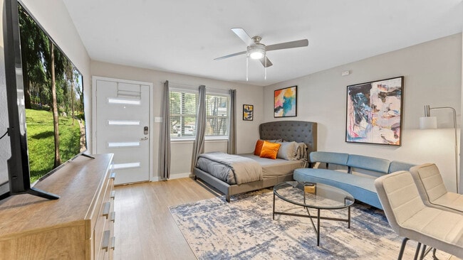 Building Photo - 6816 1/2 Great Northern Blvd