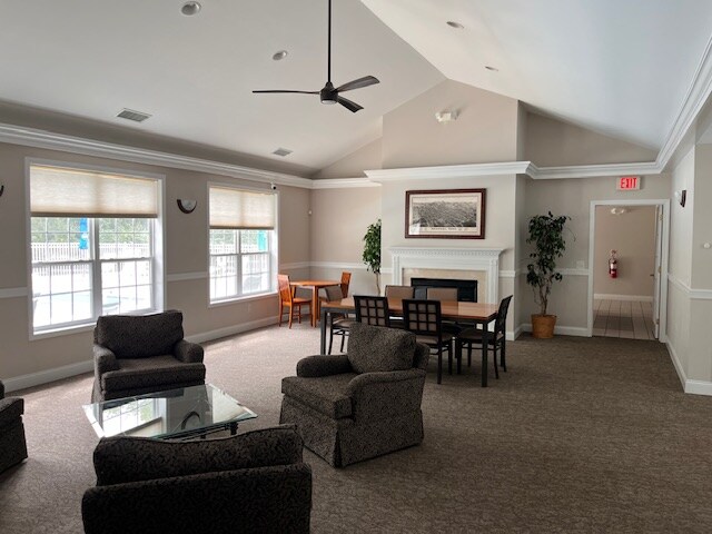 Building Photo - 2002 Larson Dr