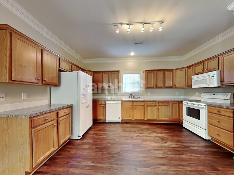 Building Photo - 810 Winterside Ln