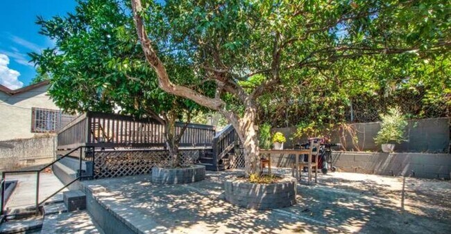Building Photo - Now Leasing – 812 Merlin | $6,200/Month | ...