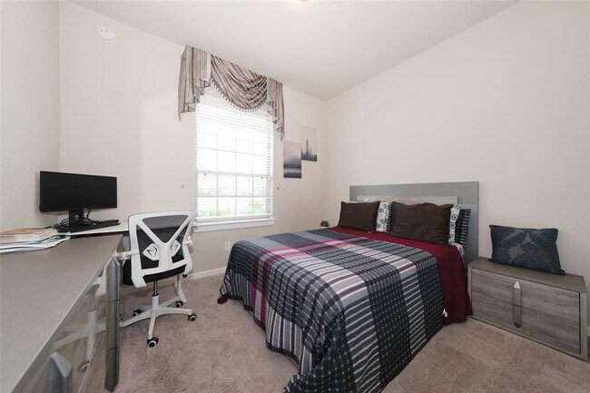 Building Photo - 7303 Kingbird Cv Ct