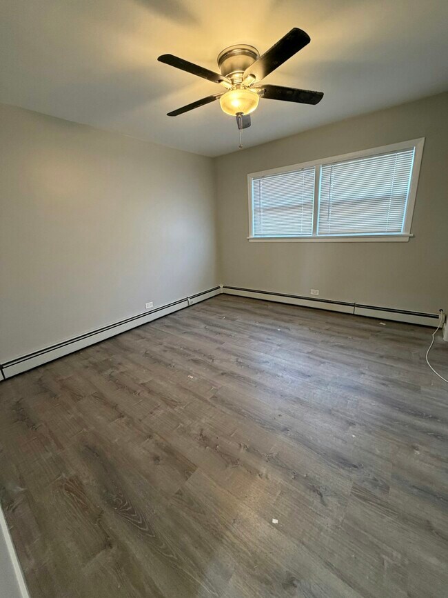 Building Photo - 5358 S Narragansett Ave