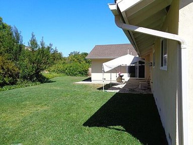Building Photo - 1131 Knollwood Dr