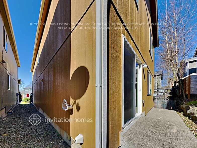 Building Photo - 17909 72nd Ave E