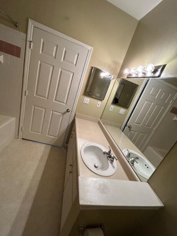 Building Photo - 9558 Lake Chase Island Way