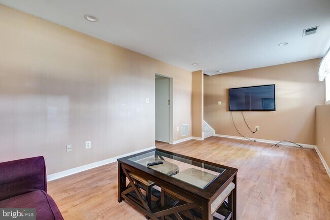 Building Photo - 20780 Dockside Terrace