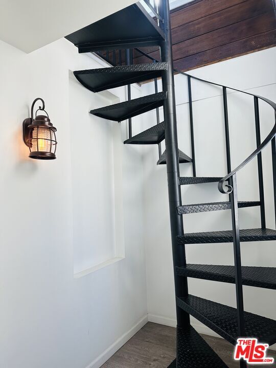 Building Photo - 410 Pershing Dr