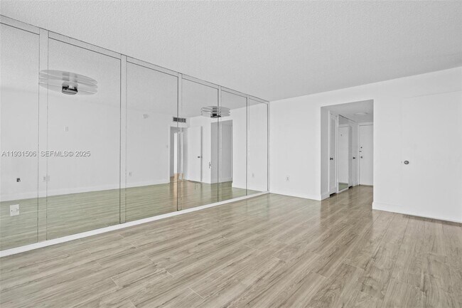 Building Photo - 18081 Biscayne Blvd