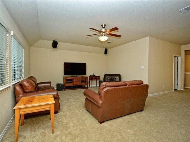 Building Photo - 1007 Boxwood Loop