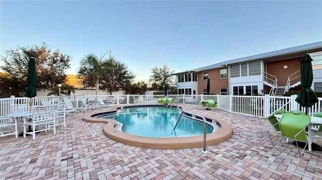 Building Photo - 22333 Edgewater Dr