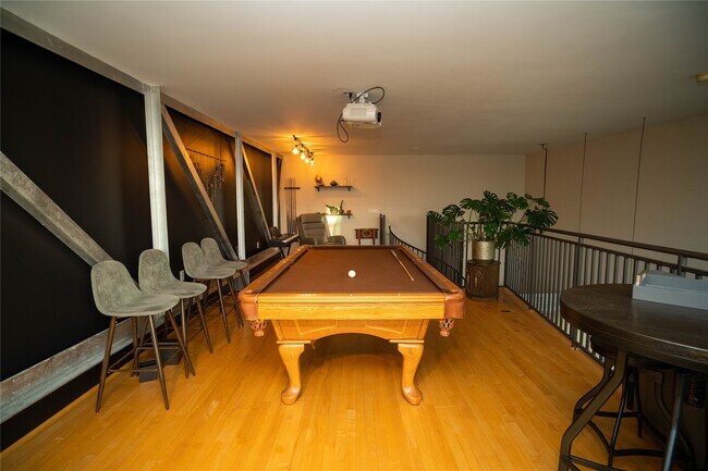 Building Photo - 1312 Live Oak St