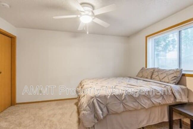 Building Photo - 808 Westwinds Dr