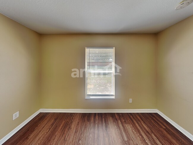 Building Photo - 1204 Mt McKinley Ct
