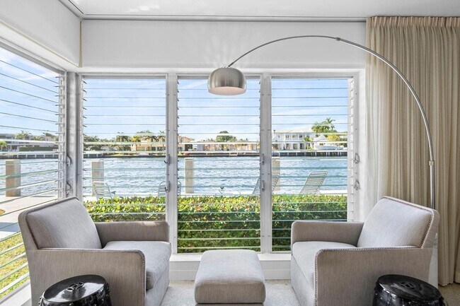 Building Photo - 561 Bayshore Dr