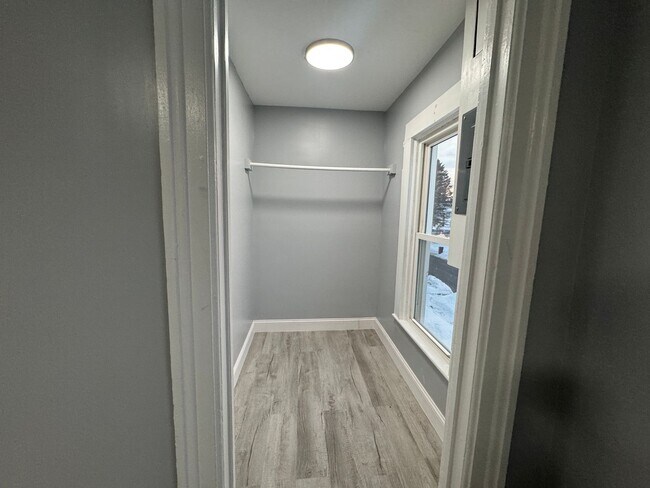 Building Photo - 414 N Bellinger St