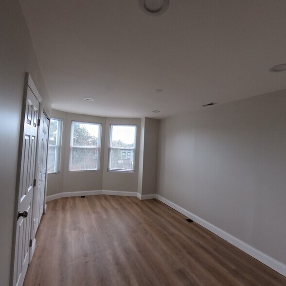Bedroom - 4646 York Rd