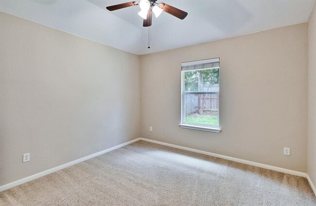 Building Photo - 507 King Eider Ln