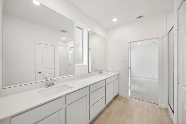 Building Photo - 5822 Majestic Sky Dr