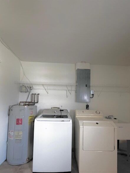 Building Photo - 2594 West End Rd