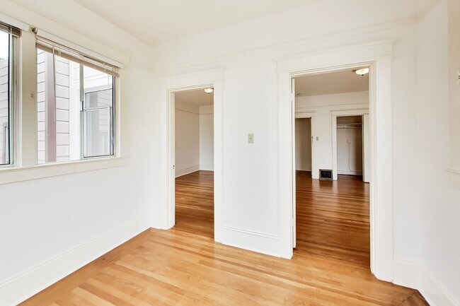Building Photo - 623-625 8th Ave