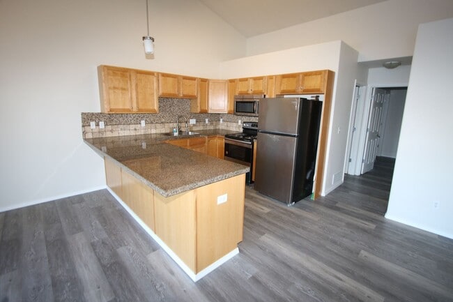 Building Photo - 3 Bedroom Condo in East Anchorage!