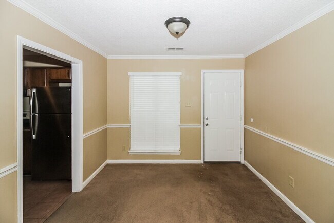 Building Photo - 4365 Ross Rd