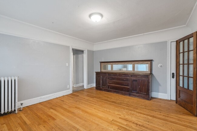 Building Photo - Downer upper across from UWM