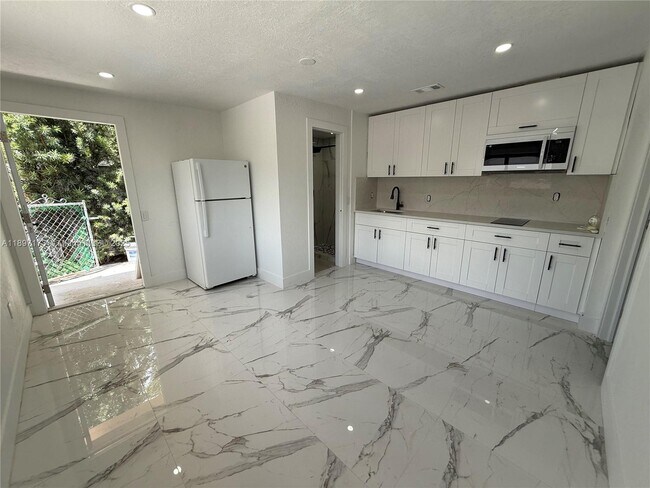 Building Photo - 9824 SW 26th Terrace